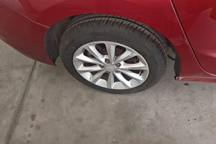 Used Chevrolet Cruze 2017 1.4T Dual-Clutch Pioneer Sunroof Edition Right Rear Wheel Hub