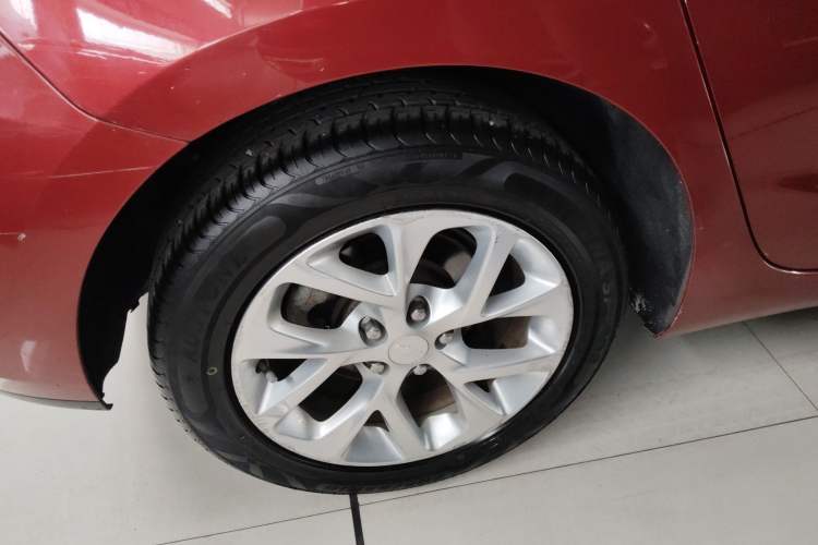 Used Chevrolet Cruze 2017 1.5L Hatchback Manual Pioneer Edition Right Rear Wheel Hub