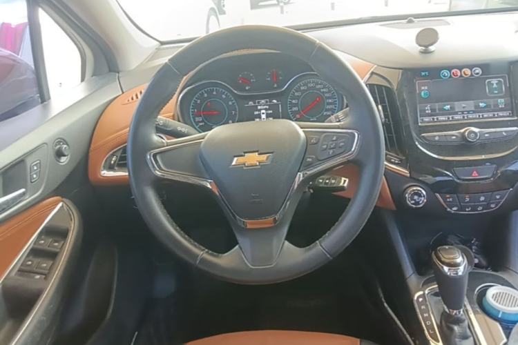 Used Chevrolet Cruze 2017 1.4T Dual-Clutch Xuanfeng Edition Steering Wheel