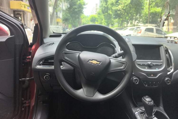 Used Chevrolet Cruze 2017 1.4T Dual-Clutch Pioneer Sunroof Edition Steering Wheel