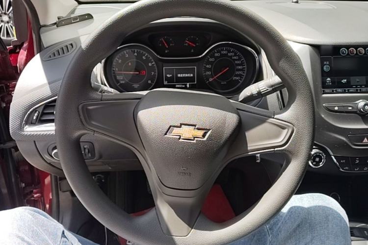 Used Chevrolet Cruze 2017 1.5L Manual Pioneer Edition Steering Wheel