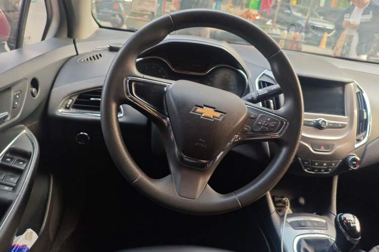 Used Chevrolet Cruze 2017 1.5L Manual Xuanfeng Edition Steering Wheel