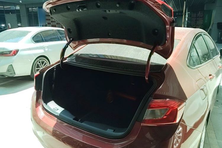 Used Chevrolet Cruze 2017 1.5L Manual Pioneer Edition Trunk