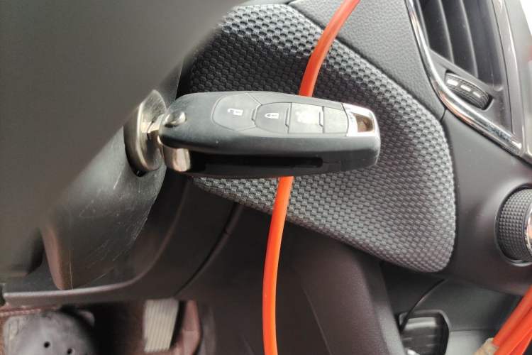 Used Chevrolet Cruze 2017 1.5L Automatic Pioneer Sunroof Edition Vehicle Key
