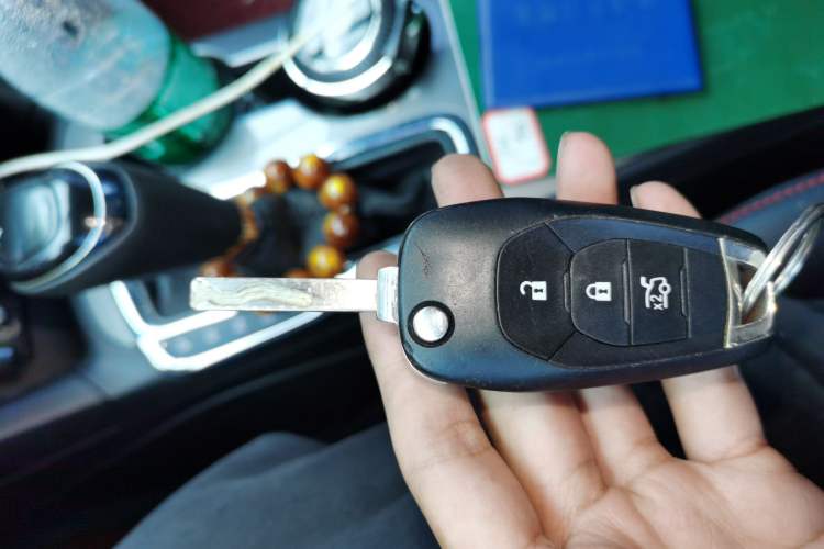 Used Chevrolet Cruze 2017 1.5L Automatic Pioneer Sunroof Edition Vehicle Key