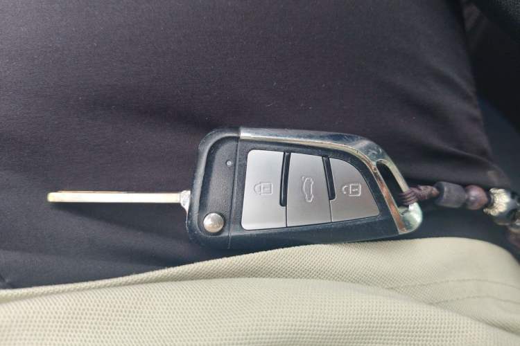 Used Chevrolet Cruze 2017 1.5L Automatic Pioneer Sunroof Edition Vehicle Key