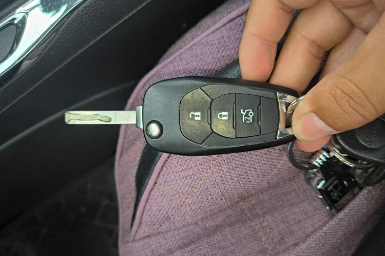 Used Chevrolet Cruze 2017 1.5L Automatic Pioneer Sunroof Edition Vehicle Key
