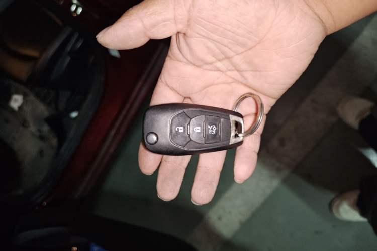 Used Chevrolet Cruze 2017 1.5L Automatic Pioneer Sunroof Edition Vehicle Key