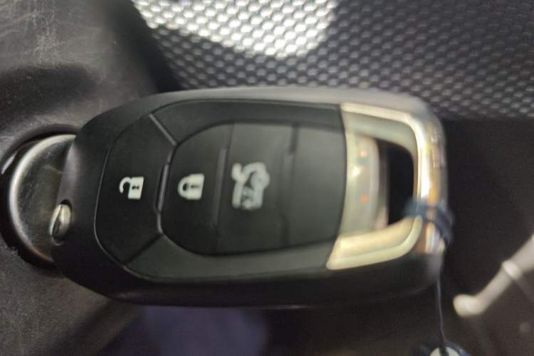 Used Chevrolet Cruze 2017 1.5L Automatic Pioneer Sunroof Edition Vehicle Key