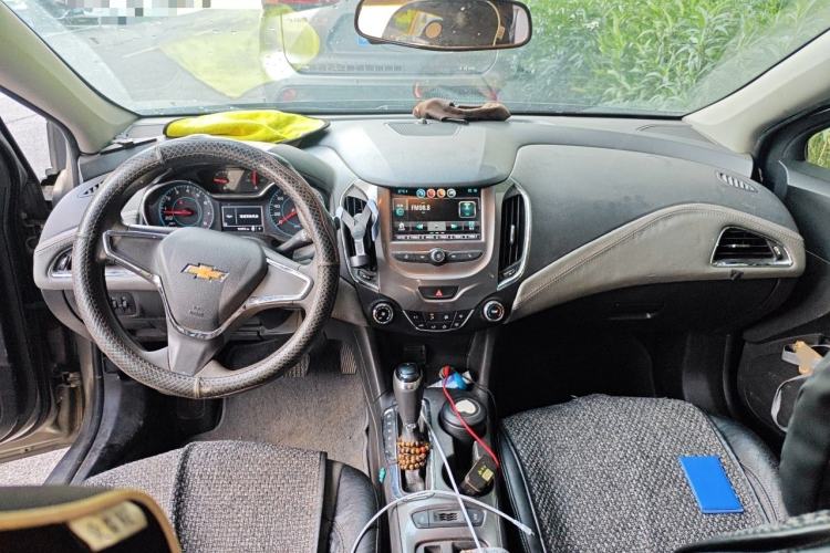 Used Chevrolet Cruze 2017 1.5L Automatic Pioneer Sunroof Edition Center Console