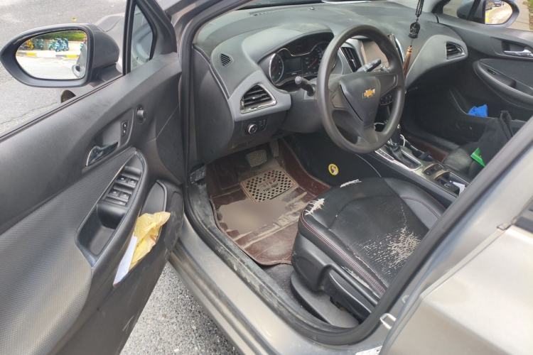 Used Chevrolet Cruze 2017 1.5L Automatic Pioneer Sunroof Edition Driver Seat