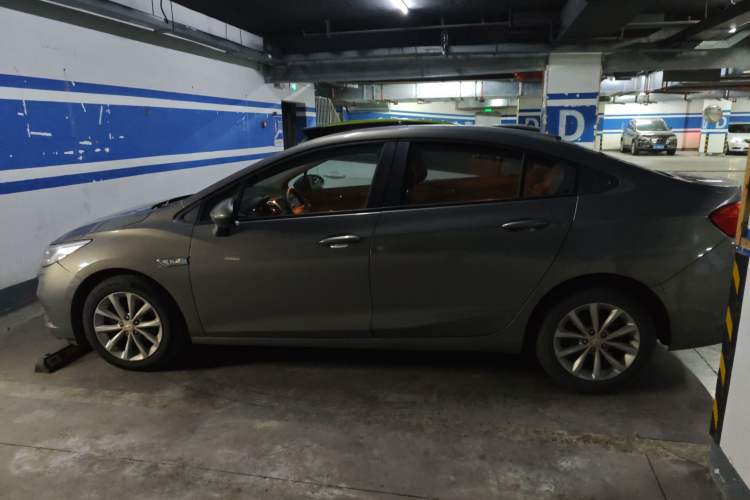 Used Chevrolet Cruze 2017 1.5L Automatic Pioneer Sunroof Edition Exterior 2