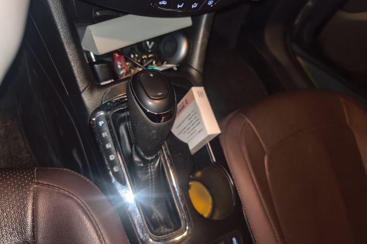 Used Chevrolet Cruze 2017 1.5L Automatic Pioneer Sunroof Edition Gear Lever