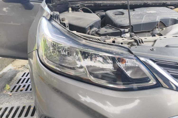 Used Chevrolet Cruze 2017 1.5L Automatic Pioneer Sunroof Edition Right Front Headlight