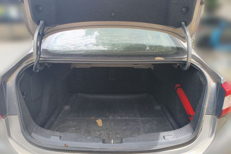 Used Chevrolet Cruze 2017 1.5L Automatic Pioneer Sunroof Edition Trunk