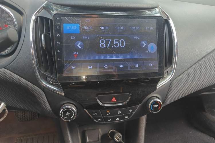 Used Chevrolet Cruze 2017 1.5L Automatic Pioneer Sunroof Edition Audio And AC Panel