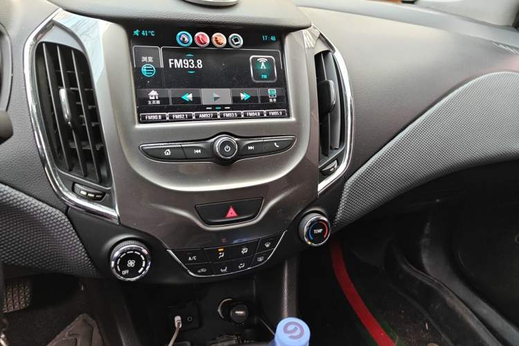 Used Chevrolet Cruze 2017 1.5L Automatic Pioneer Sunroof Edition Audio And AC Panel