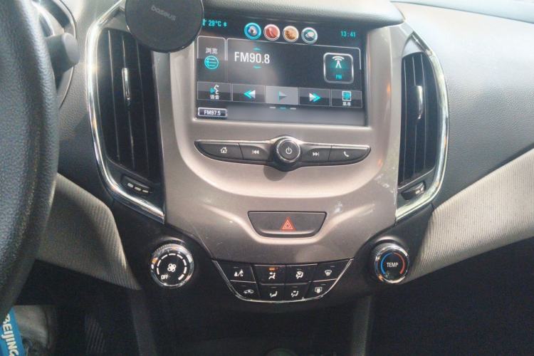 Used Chevrolet Cruze 2017 1.5L Automatic Xuanfeng Edition Audio And AC Panel