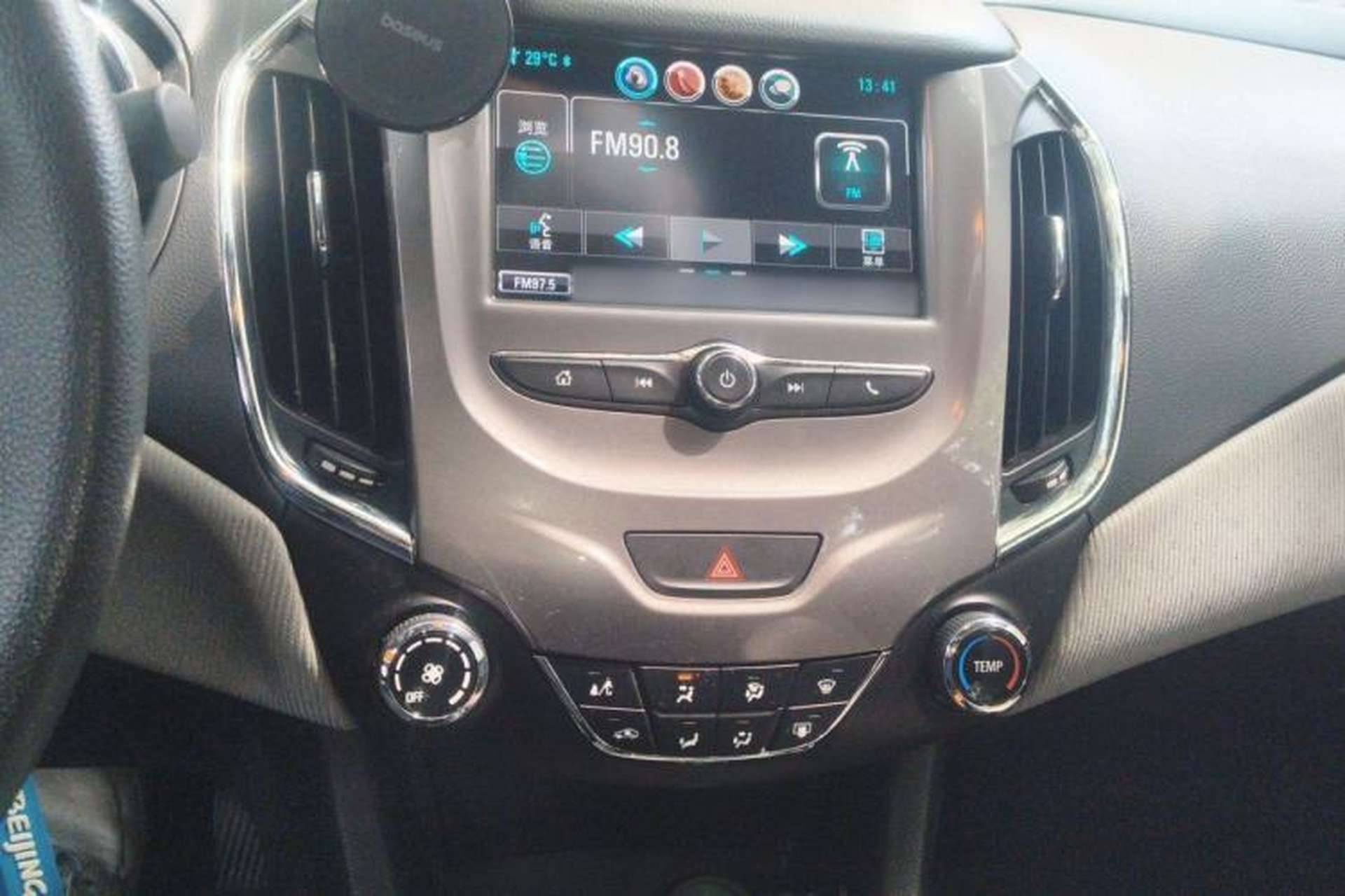 Used Chevrolet Cruze 2017 1.5L Automatic Xuanfeng Edition Audio And AC Panel
