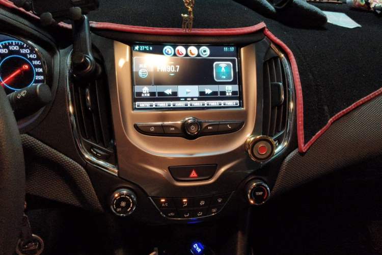 Used Chevrolet Cruze 2017 1.5L Automatic Pioneer Sunroof Edition Audio And AC Panel