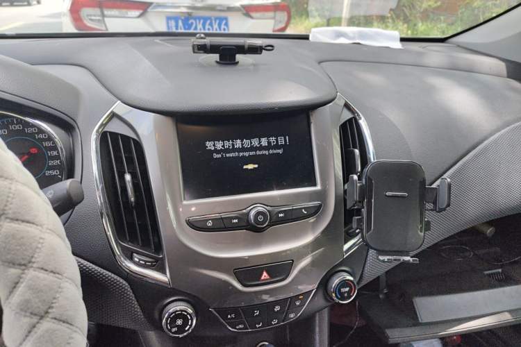 Used Chevrolet Cruze 2017 1.5L Automatic Pioneer Sunroof Edition Audio And AC Panel