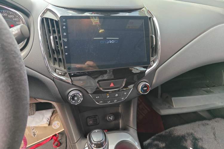 Used Chevrolet Cruze 2017 1.5L Hatchback Automatic Xuanfeng Edition Audio And AC Panel