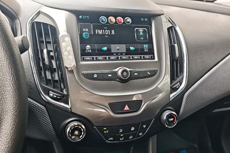 Used Chevrolet Cruze 2017 1.5L Automatic Pioneer Sunroof Edition Audio And AC Panel