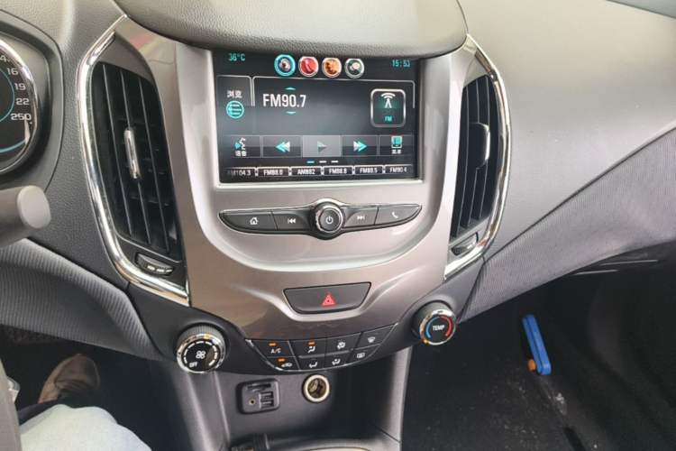 Used Chevrolet Cruze 2017 1.5L Automatic Xuanfeng Edition Audio And AC Panel