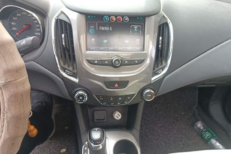 Used Chevrolet Cruze 2017 1.5L Automatic Pioneer Sunroof Edition Audio And AC Panel