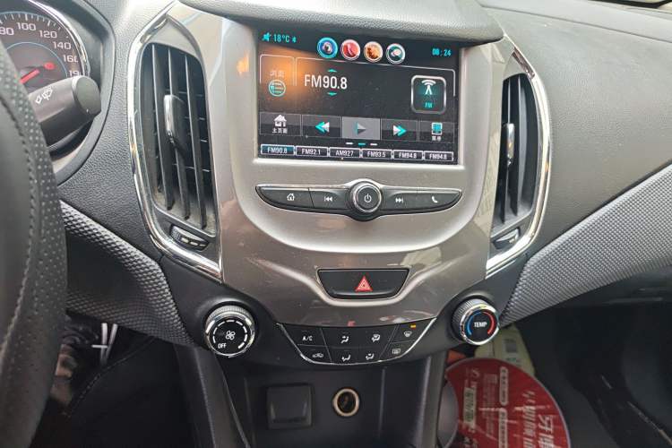 Used Chevrolet Cruze 2017 1.4T Dual-Clutch Pioneer Sunroof Edition Audio And AC Panel