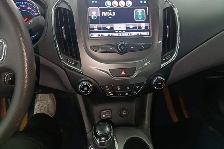Used Chevrolet Cruze 2017 1.5L Automatic Xuanfeng Edition Audio And AC Panel