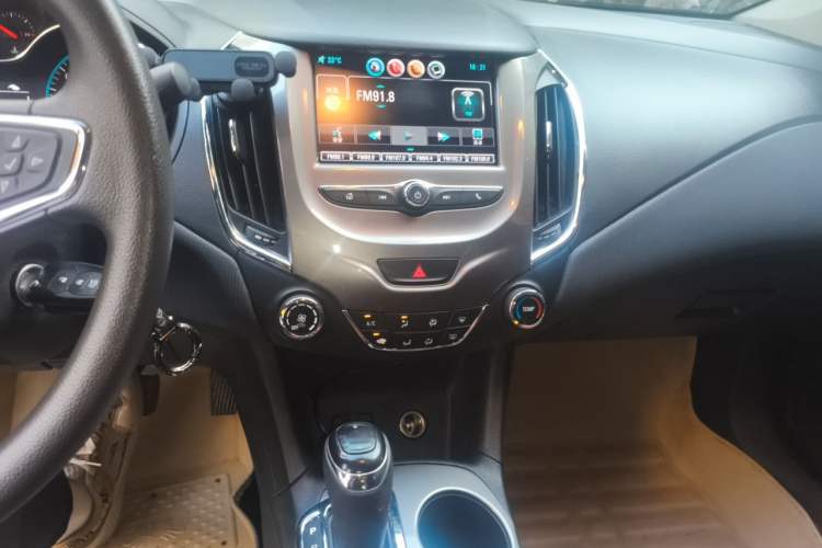 Used Chevrolet Cruze 2017 1.5L Automatic Xuanfeng Edition Audio And AC Panel