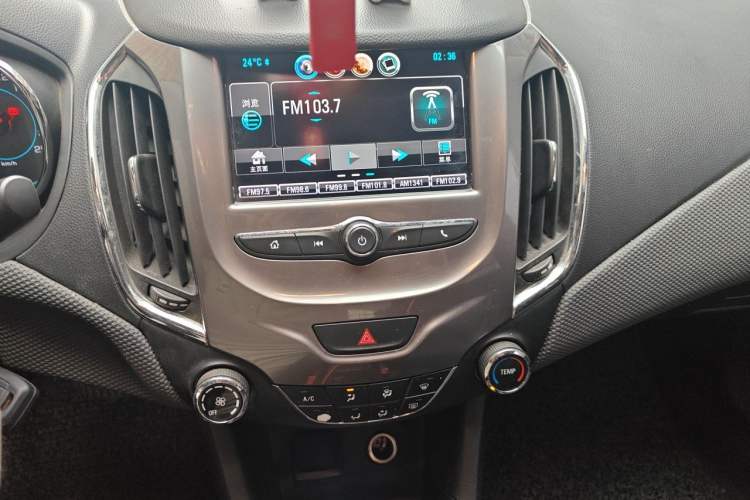 Used Chevrolet Cruze 2017 1.5L Automatic Pioneer Sunroof Edition Audio And AC Panel
