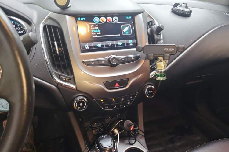Used Chevrolet Cruze 2017 1.5L Automatic Pioneer Sunroof Edition Audio And AC Panel