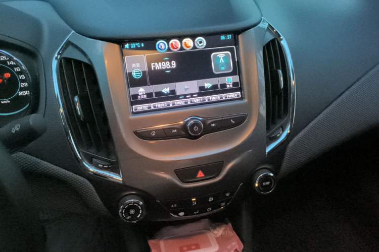 Used Chevrolet Cruze 2017 1.4T Dual-Clutch Pioneer Sunroof Edition Audio And AC Panel