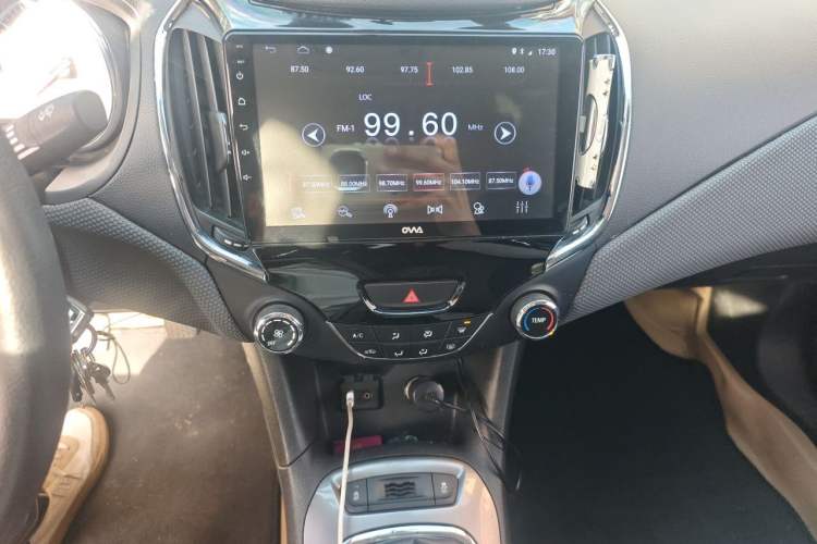 Used Chevrolet Cruze 2017 1.5L Manual Pioneer Edition Audio And AC Panel