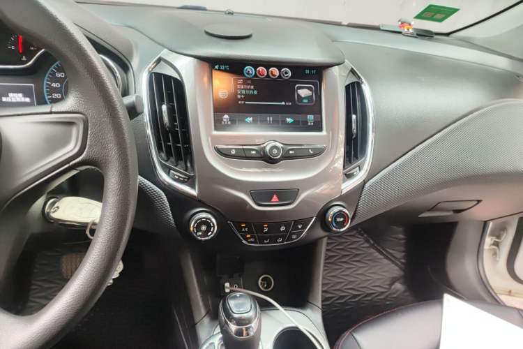 Used Chevrolet Cruze 2017 1.5L Automatic Pioneer Sunroof Edition Audio And AC Panel