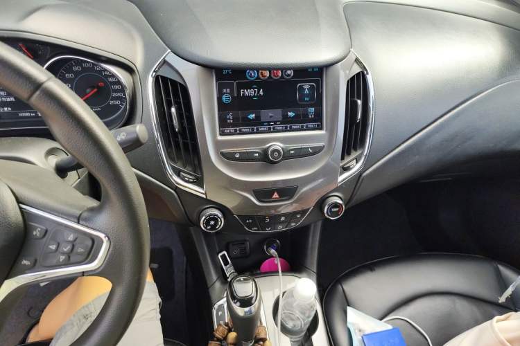Used Chevrolet Cruze 2017 1.5L Automatic Xuanfeng Edition Audio And AC Panel