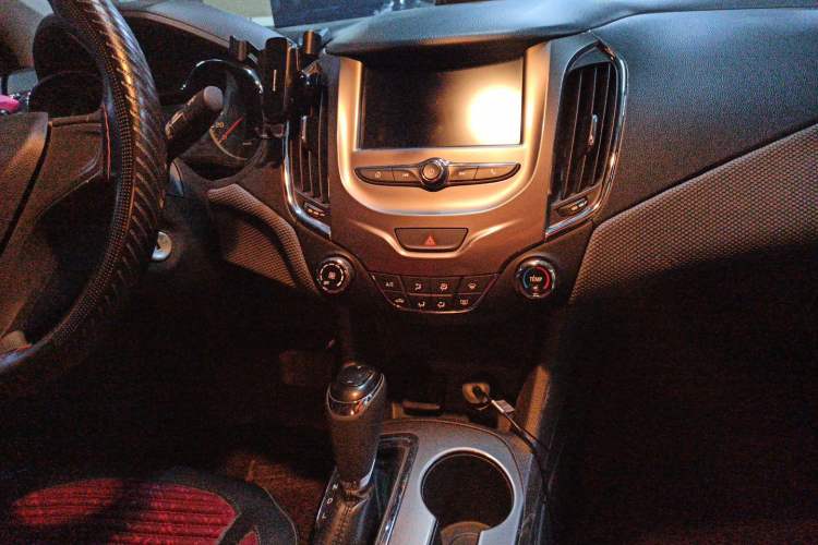 Used Chevrolet Cruze 2017 1.5L Automatic Pioneer Sunroof Edition Audio And AC Panel