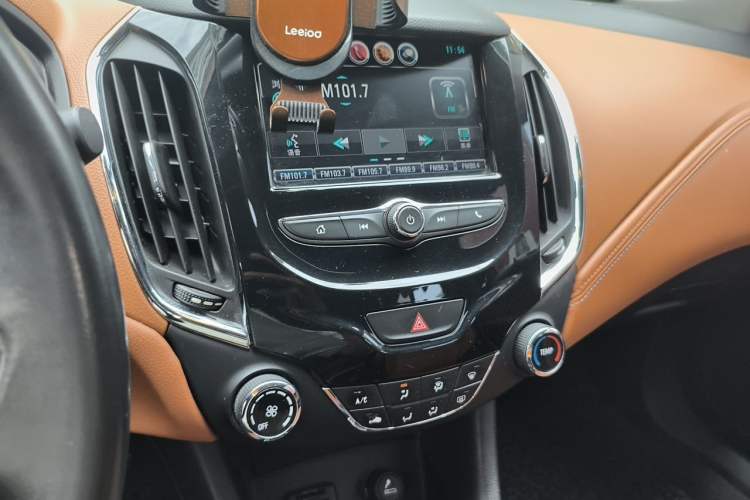 Used Chevrolet Cruze 2017 1.4T Dual-Clutch Xuanfeng Edition Audio And AC Panel