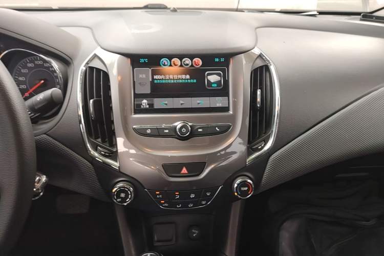 Used Chevrolet Cruze 2017 1.5L Automatic Pioneer Sunroof Edition Audio And AC Panel