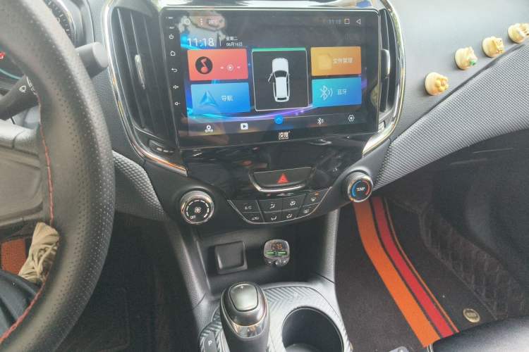 Used Chevrolet Cruze 2017 1.5L Automatic Pioneer Sunroof Edition Audio And AC Panel