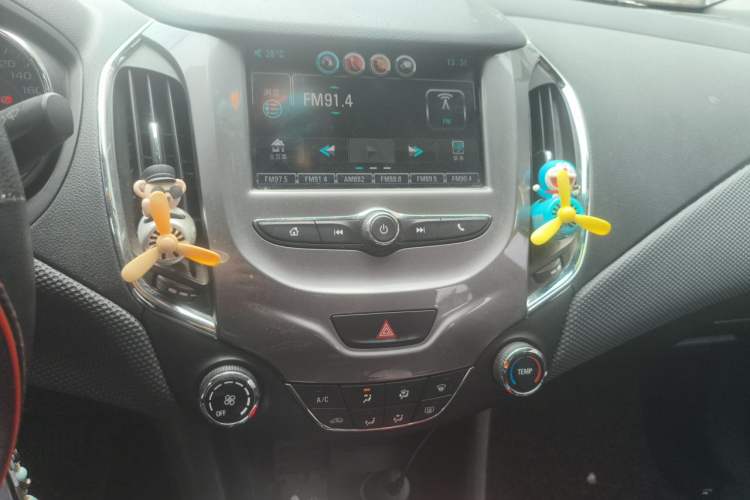 Used Chevrolet Cruze 2017 1.5L Automatic Pioneer Sunroof Edition Audio And AC Panel