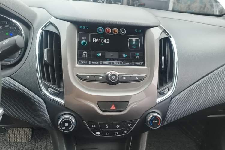 Used Chevrolet Cruze 2017 1.5L Automatic Pioneer Sunroof Edition Audio And AC Panel