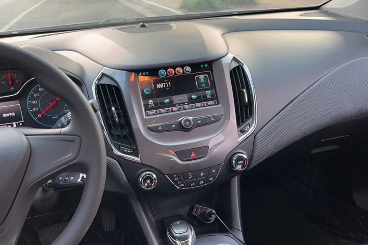 Used Chevrolet Cruze 2017 1.5L Automatic Pioneer Sunroof Edition Audio And AC Panel