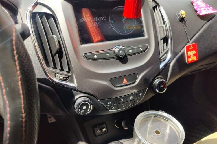 Used Chevrolet Cruze 2017 1.5L Automatic Xuanfeng Edition Audio And AC Panel