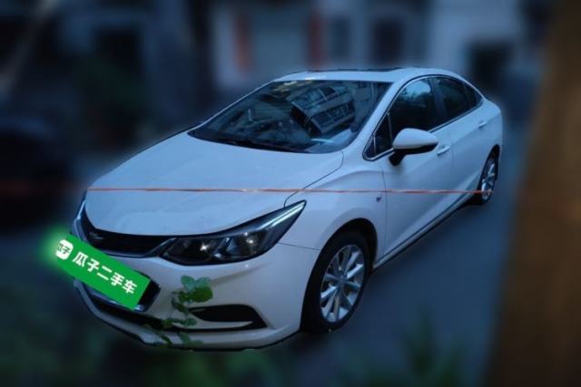 Ojetý Chevrolet Cruze 2017 1.5L Automatic Pioneer Sunroof Edition