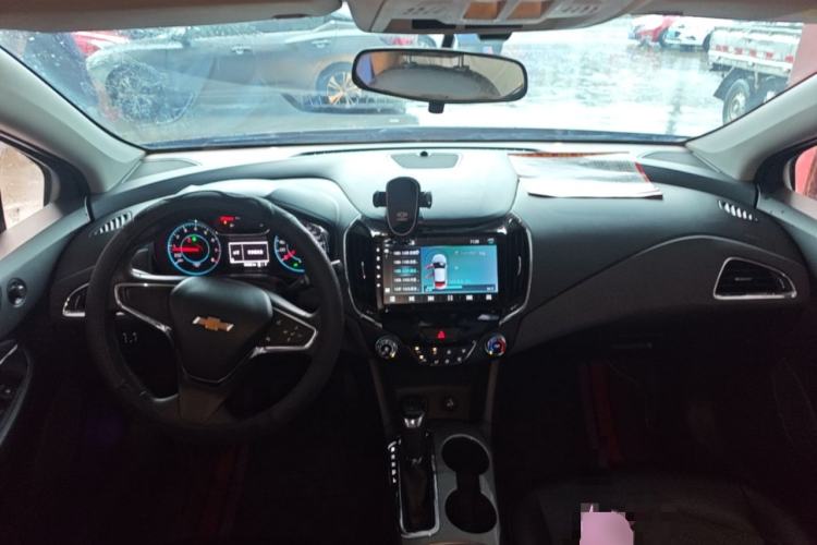 Used Chevrolet Cruze 2017 1.5L Automatic Xuanfeng Edition Center Console