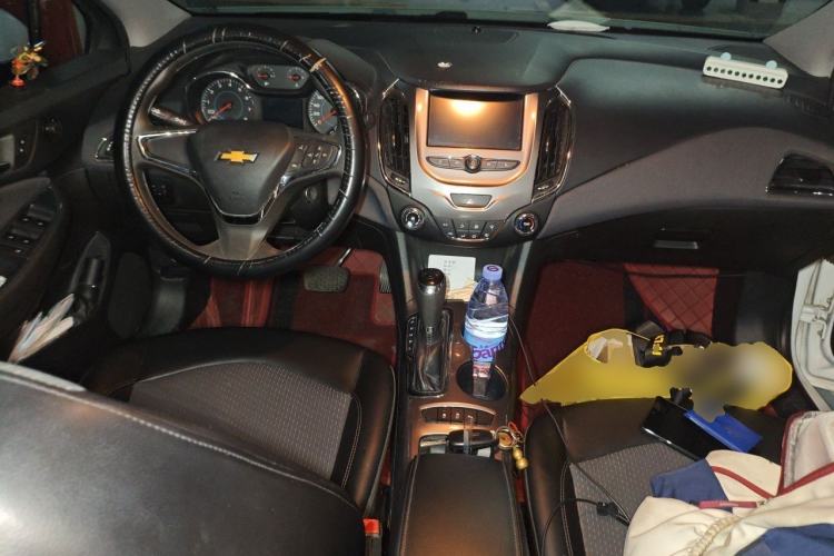 Used Chevrolet Cruze 2017 1.5L Automatic Xuanfeng Edition Center Console