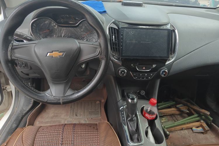 Used Chevrolet Cruze 2017 1.5L Automatic Pioneer Sunroof Edition Center Console